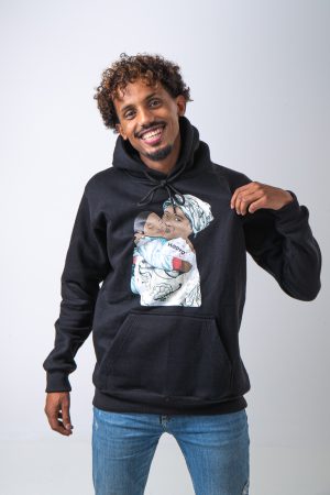 Hoody Man with HEAD Front Print MAMA AFRICA comes in Black.
